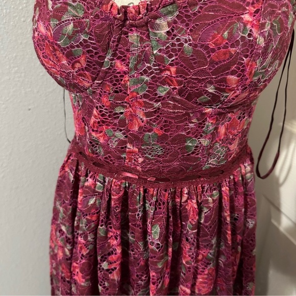 Altar’d State Liora Floral Maxi Dress Burgundy Lace Floral Corset Ribbon SZ XS - Picture 6 of 11